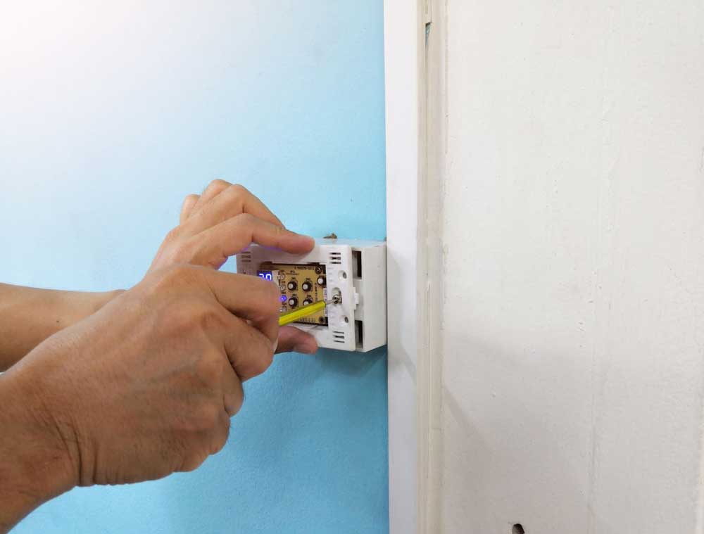 Thermostat Repair Near Me